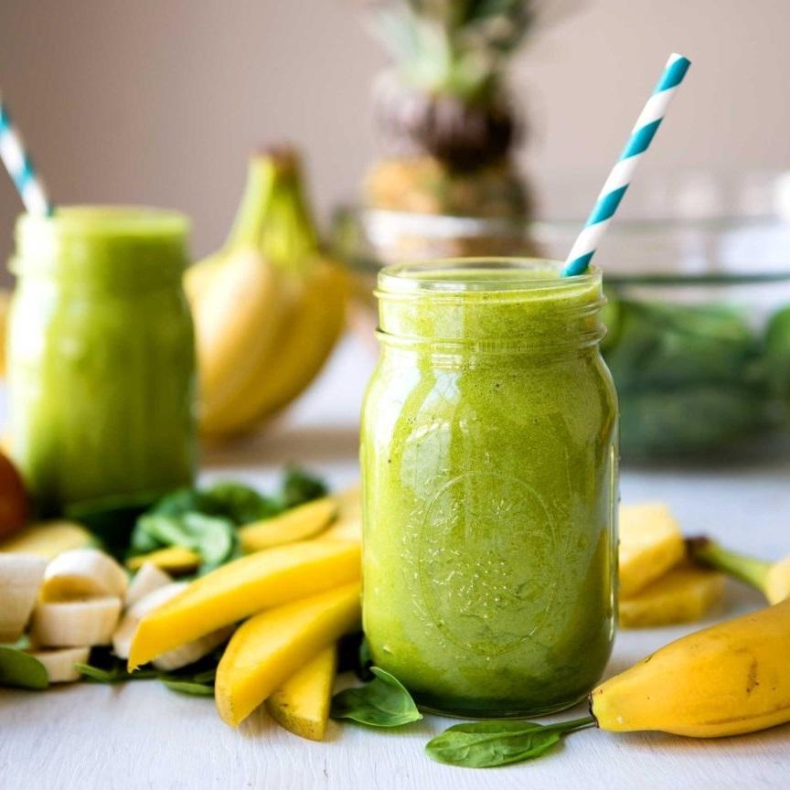 Specialty Gourmet Honey: Organic Moringa Infused Raw Honey in Green Smoothie